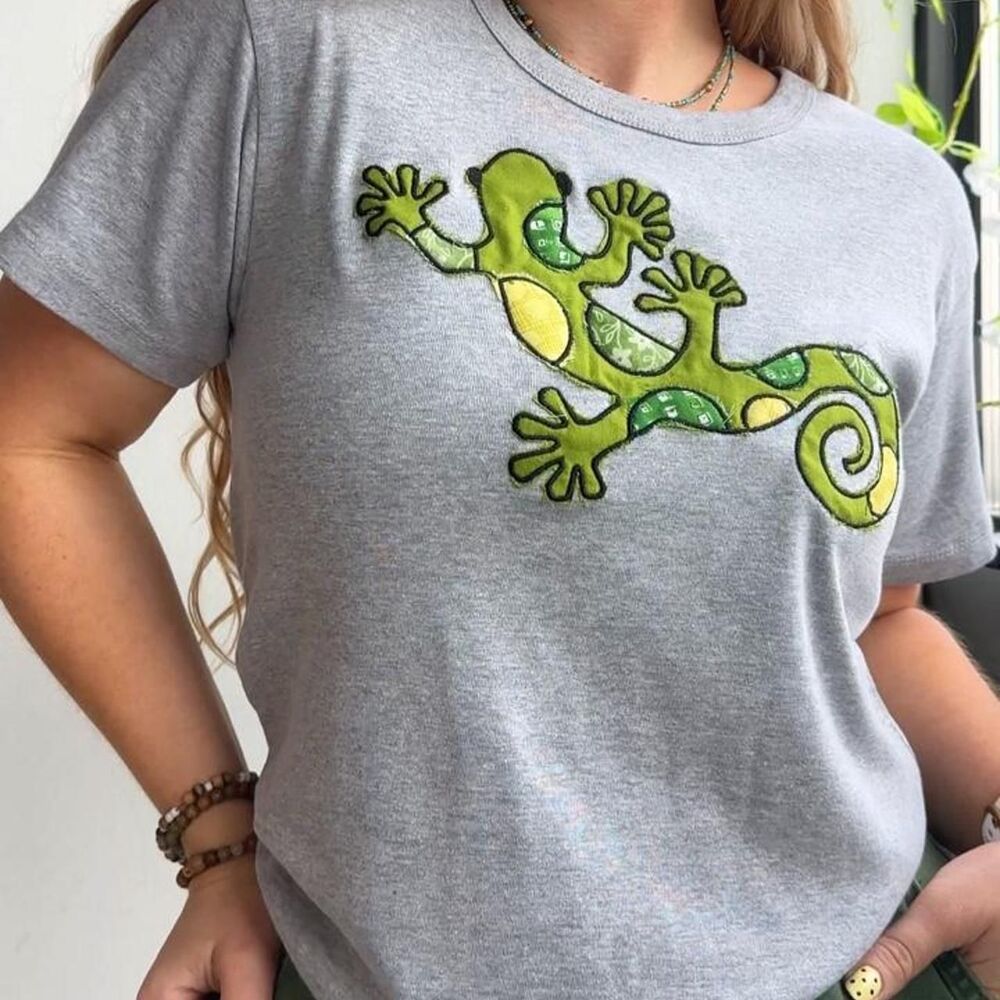 NWT 100% Cotton Embroidered Applique Gecko Salamander Women’s Baby Tee